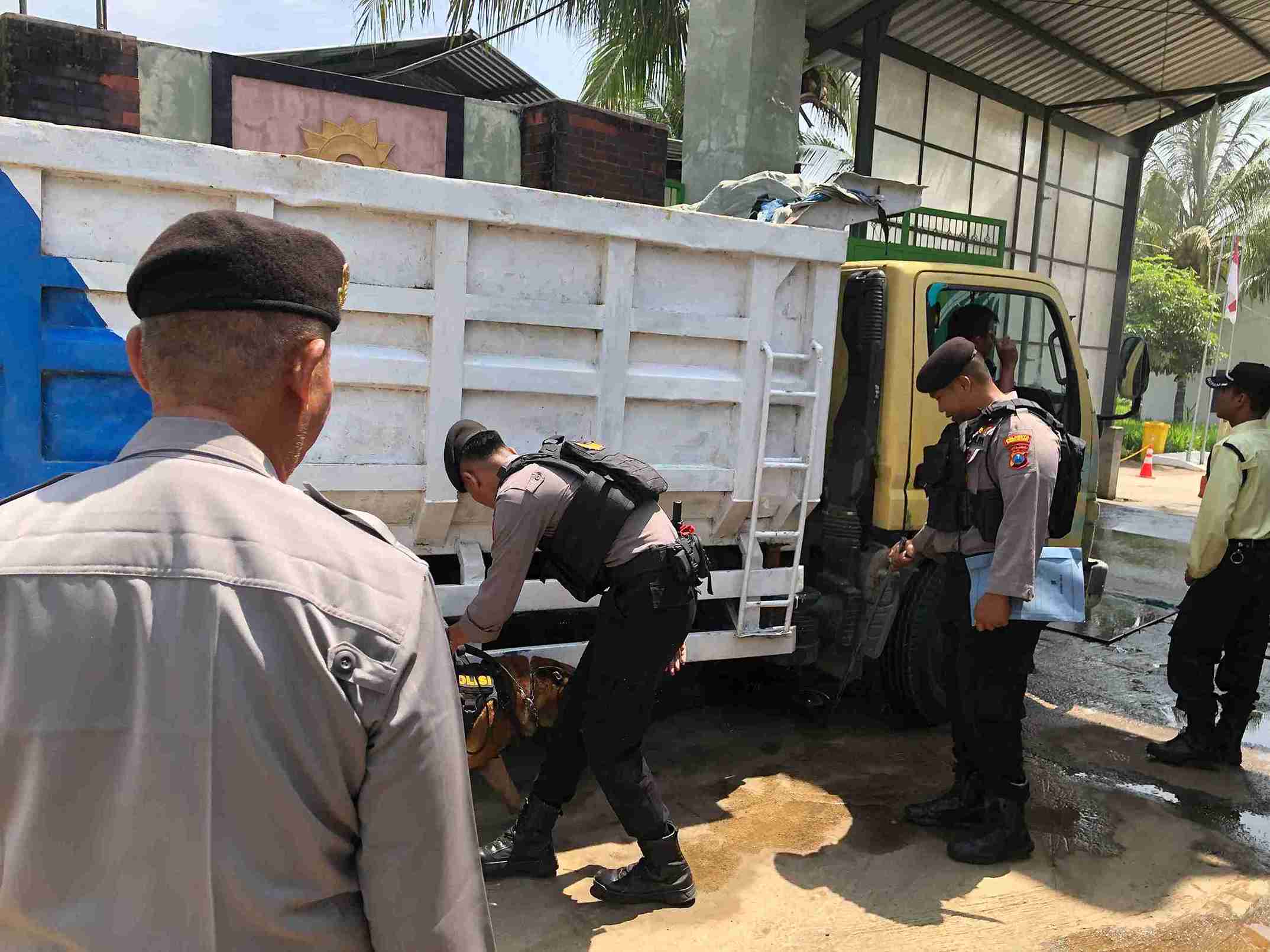 Menko Pangan Kunjungi Peternakan PT Bumi Rojo Koyo, Polresta Banyuwangi Lakukan Sterilisasi & Pengamanan Ketat